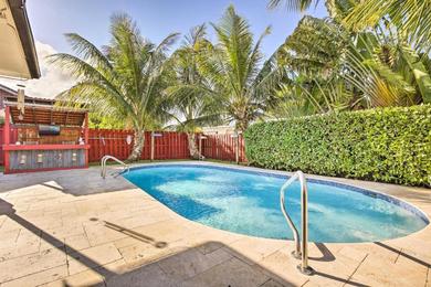 Дом отдыха Pembroke Pines Place with Tiki Bar and Pool
