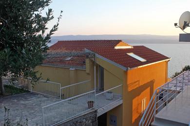 Apartments Apartments by the sea Nemira, Omis - 5956