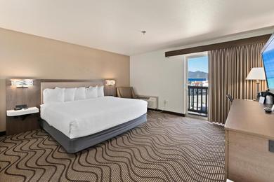 Отель Cedar Street Hotel & Suites