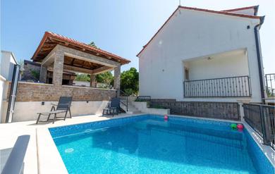 Holiday home Nice home in Maslenica with Outdoor swimming pool, WiFi and 5 Bedrooms