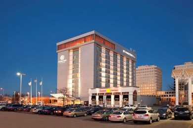 Отель DoubleTree by Hilton Hotel and Conference Center Chicago North Shore