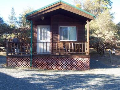 Гостевой дом Lake of the Springs Camping Resort Cabin 4