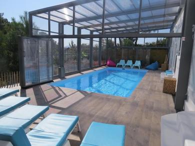 Holiday home villa 12 pers climatisée, piscine chauffée couverte ou non,2km mer, golf, jardin