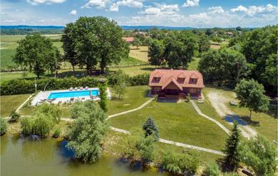 Дом отдыха Stunning home in Mala Ludina with Outdoor swimming pool, WiFi and 3 Bedrooms