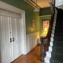 Hotel Private Victorian Apartment in convenient City location on 5 acre, Sleeps 5
