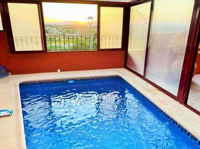 Holiday home Casa rústica con piscina LA GRANÁ