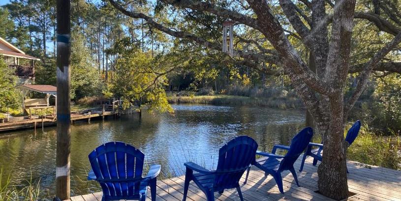 Holiday home Sleeps 6 - Water Front Home Close to the Beach and Downtown and Pensacola