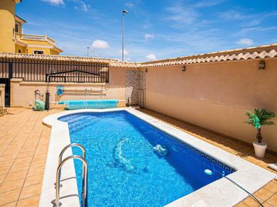 Дом отдыха Inviting Holiday Home in Orihuela with Garden