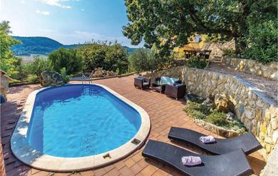Apartments Stunning apartment in Supetarska Draga with 2 Bedrooms, WiFi and Outdoor swimming pool