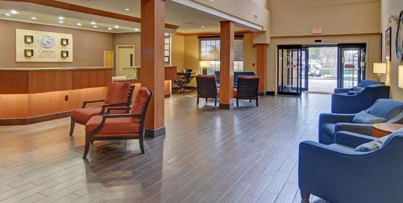 Отель Comfort Suites Roanoke - Fort Worth North