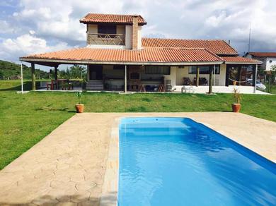 Дом отдыха Chácara com wifi e piscina em São José dos Campos