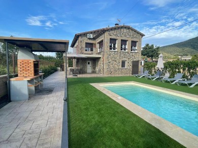 Hotel Ca la Joia Casa con piscina privada en la Vall d'en Bas