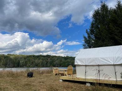 Luxury tent Tentrr Signature Site - Private Lake Site 90 Miles from NYC