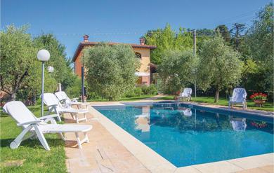 Дом отдыха Nice home in Arezzo AR with 8 Bedrooms, WiFi and Outdoor swimming pool