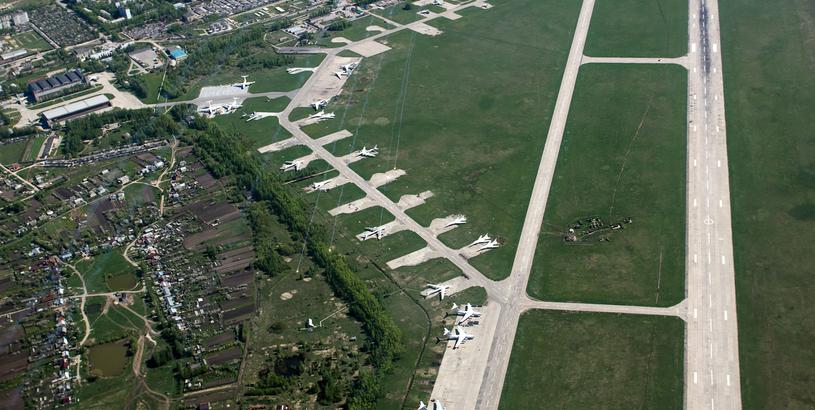 Centralia / James T. Field Memorial Aerodrome (YCE), Huron Park, Canada