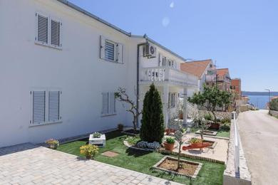 Holiday apartment in Okrug Gornji with terrace, air conditioning, WiFi, washing machine 5039-2