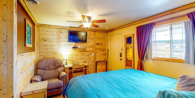 Hotel Cedaredge Lodge Cabin 4