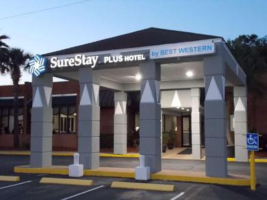 Отель SureStay Plus Hotel by Best Western St Marys Cumberland