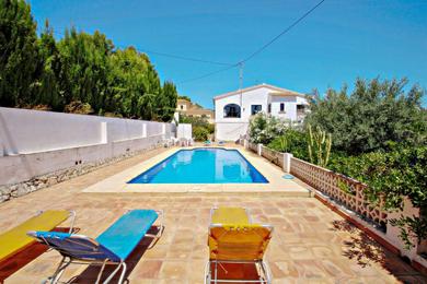 Flandes - traditionally furnished detached villa with peaceful surroundings in Benissa