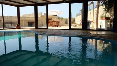 Holiday home Casa en finca de uva con piscina privada, cubierta y climatizada