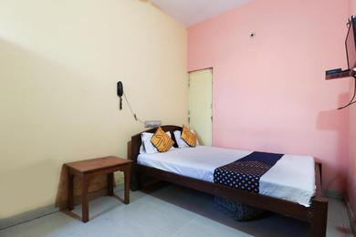 Hotel SPOT ON 63724 Sri Krishna Regency