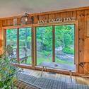 Holiday home The Mill River Cabin with Fireplace and River View!