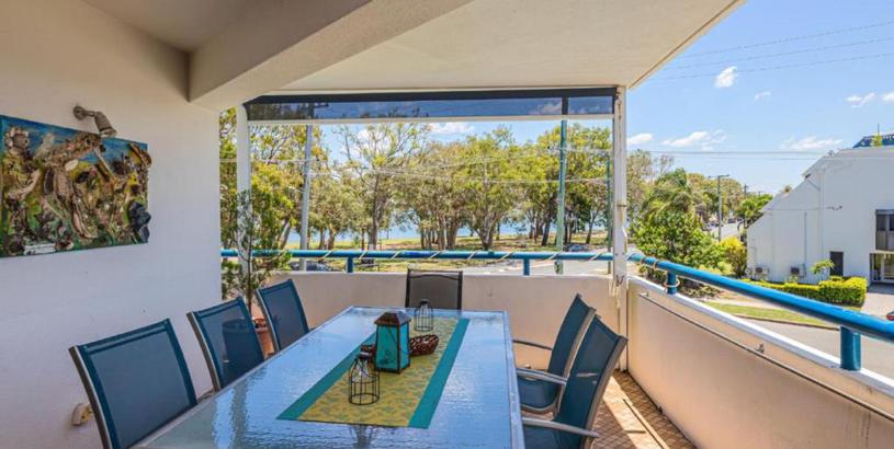 Holiday home 2nd Floor Unit with Water Views and Pool - Karoonda Sands, Bongaree