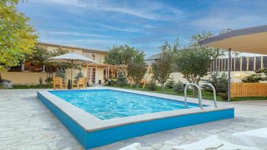 Вилла Villa Quattro 1 - Comfortable Villa with open pool
