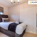 Дом отдыха LONG STAYS 20pct OFF - LARGE 4BED-Pool Table & Parking By Klarok Short Lets & Serviced Accommodation