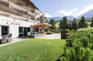 Отель Alpine Hotel Ciasa Lara