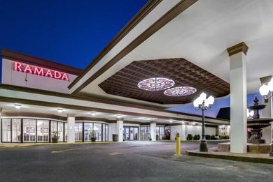 Отель Ramada by Wyndham Metairie New Orleans Airport