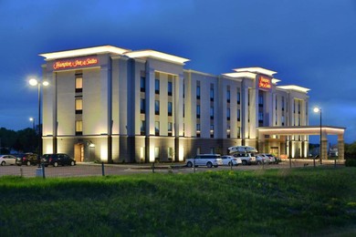 Отель Hampton Inn & Suites Chippewa Falls