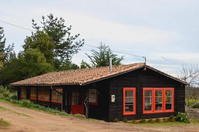 Hotel Panllevar Lodge - Cabaña en el campo en la costa de Pelluhue
