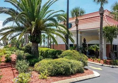 Отель Quality Inn & Suites St Augustine Beach