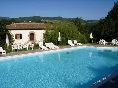 Вилла Ancient Medici villa with private pool and views of the hills of Mugello