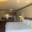  Econo Lodge Inn & Suites