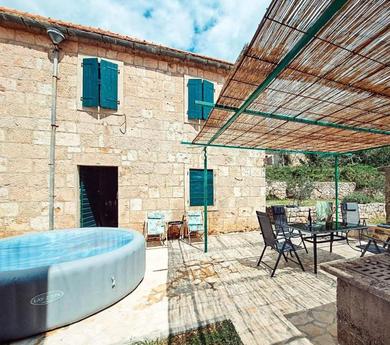 Hotel Authentic stone house Rustica with jacuzzi near Makarska Riviera
