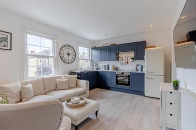 Apartments Modern 2 Bedroom Apartment in Wimbledon With Garden