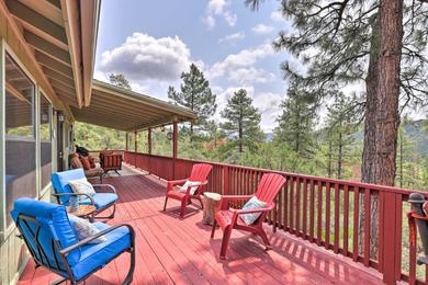 Holiday home Strawberry Hideaway in the Pines with Hot Tub!