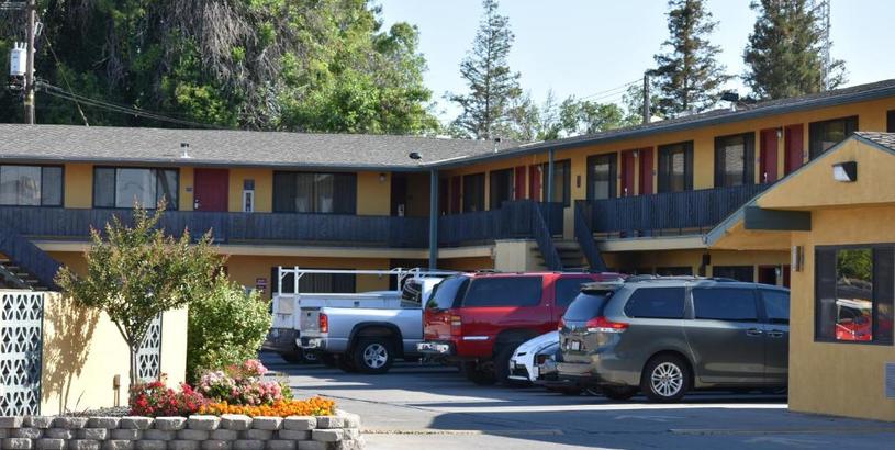 Motel Apex Inn