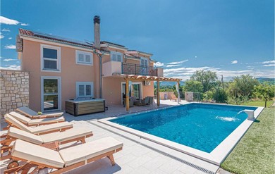 Holiday home Amazing Home In Ruzic With Outdoor Swimming Pool, 5 Bedrooms And Jacuzzi