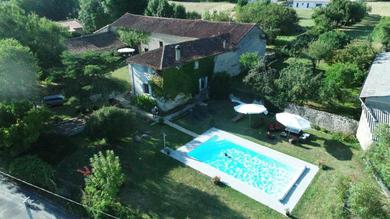 Дом отдыха Spacious 5-Bed House near La Charente River