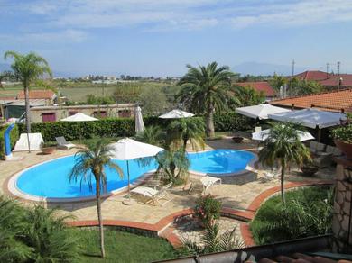 Apartments 3 bedrooms appartement at Lago 450 m away from the beach with shared pool enclosed garden and wifi