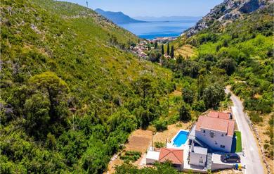 Holiday home Amazing home in Trstenik with Outdoor swimming pool, WiFi and 5 Bedrooms