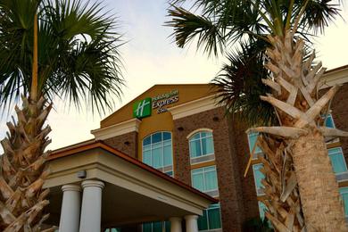 Holiday Inn Express and Suites North Charleston, an IHG Hotel