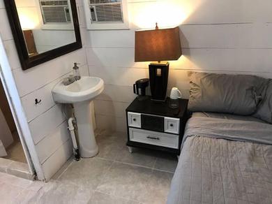 Гостевой дом Cute Tiny House at Sands Ranch (Free Wifi - Close to Airport)