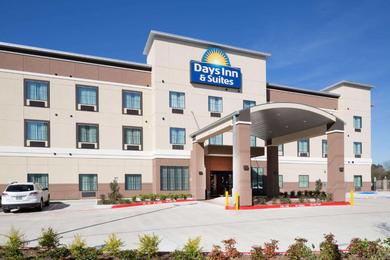 Отель Days Inn & Suites by Wyndham Houston NW Cypress