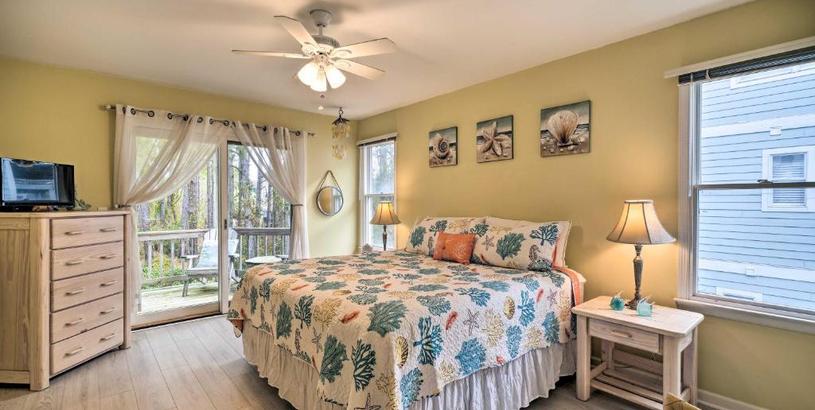 Apartments Coastal Home with Community Pool Less Than 2 Miles to Beach!