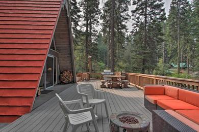 Woodsy A-Frame Chalet Half Mile to Cle Elum Lake!