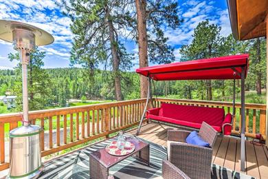 Holiday home Grand Conifer Retreat with Large Furnished Deck